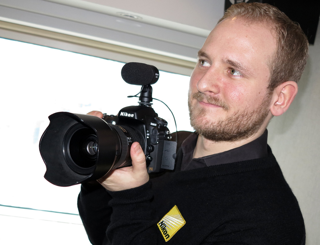 Produktspesialist Vegar Berg i Nikon med D800 rigget for videoopptak. I full HD, selvsagt. - Nikon-Vegar-Berg