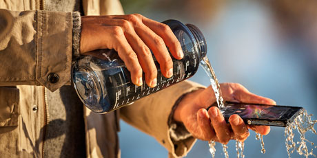 Sony-Xperia-Z-waterbottle