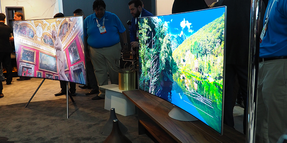 Kan Samsungs LCD-tv’er endelig udfordre OLED? 2 Innsynsvinkelen er kraftig forbedret, nå med flotte farger også fra siden. Samsung tilbyr forøvrig fremdeles bøyde TV-er i Q8- og Q7-serien. Foto: Geir Gråbein Nordby