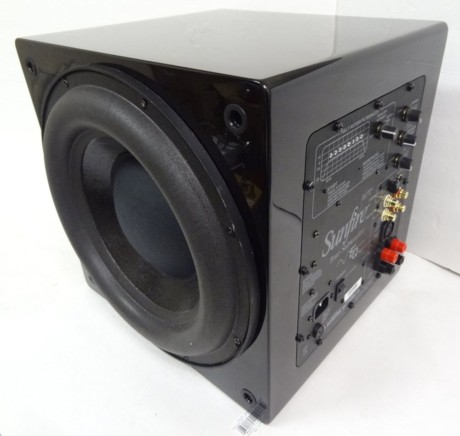 Sunfires ”True Subwoofer” – en 30 centimeters kub som återgav 20 Hz med ljudtryck över 100 dB tack vare en inbyggd förstärkare på 2 200 watt.