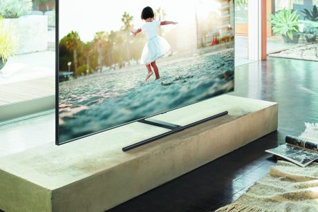 Den nya Q9-serien från Samsung kombinerar äkta LED-bakbelysning (Direct Full Array) med smart design. Foto: Samsung