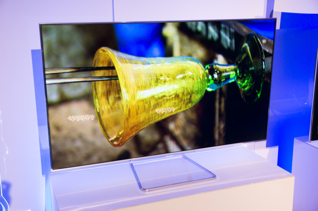 Panasonic 65WT600: Første 4KTV med HDMI 2.0