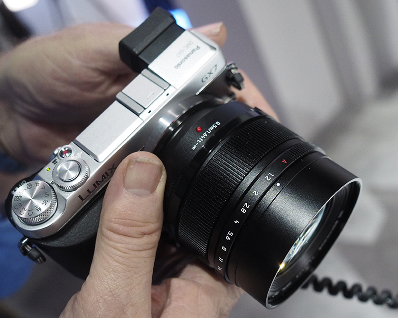 Lyssterkt Leica-objektiv til mFT-kameraer