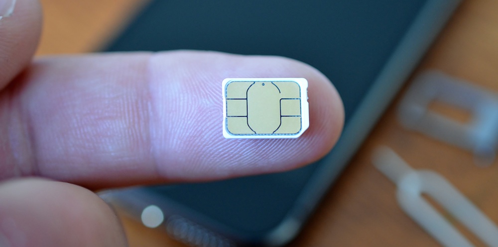 Japanere fjerner SIM-kortet fra mobilen