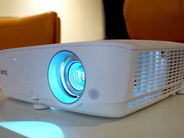 BenQ W1050