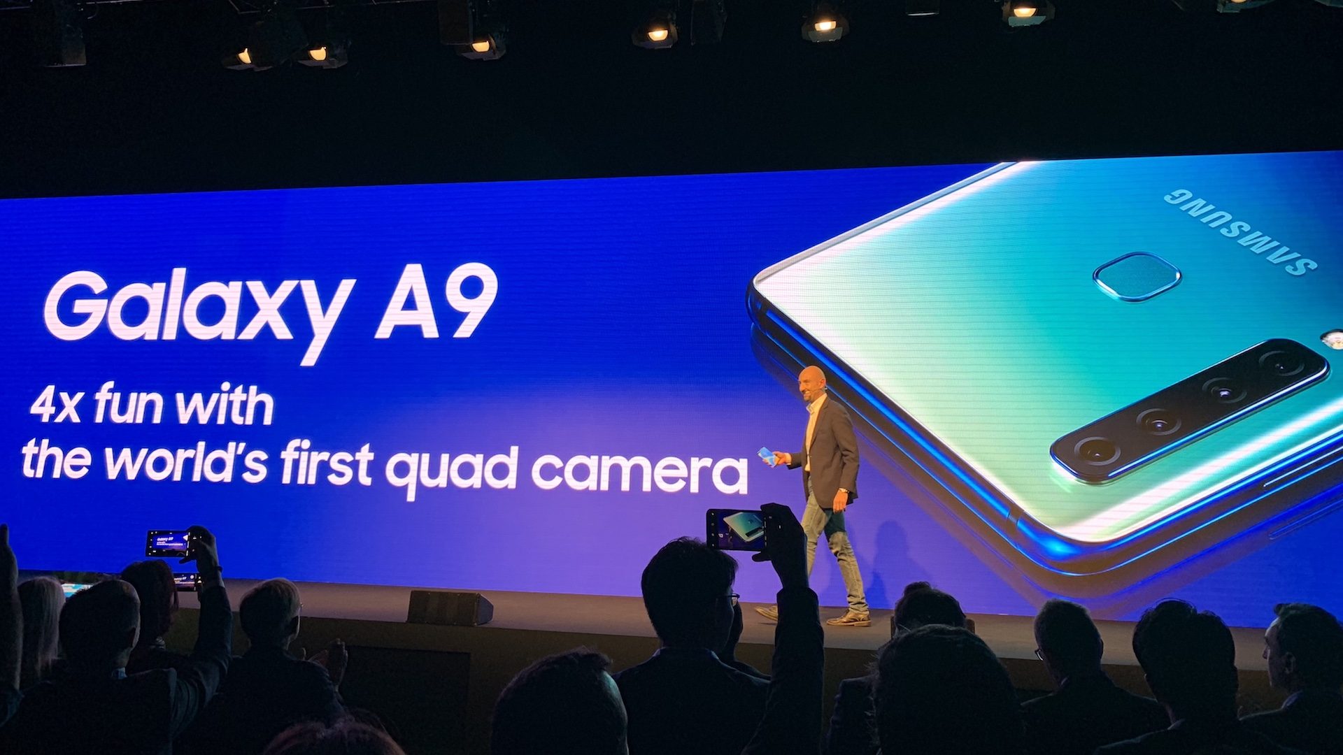 Samsung Galaxy A9 har hele fire kameraer