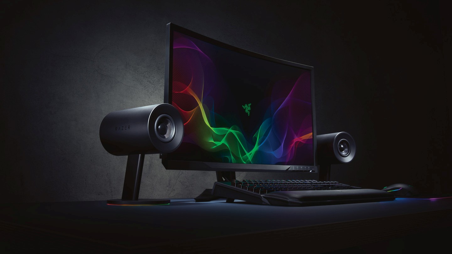 TEST: Razer Nommo Chroma – Fargesprakende og praktiske