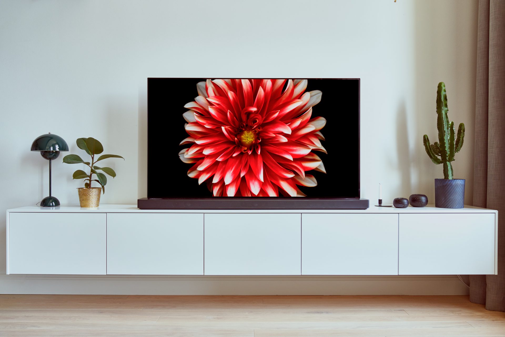 LG OLED B8