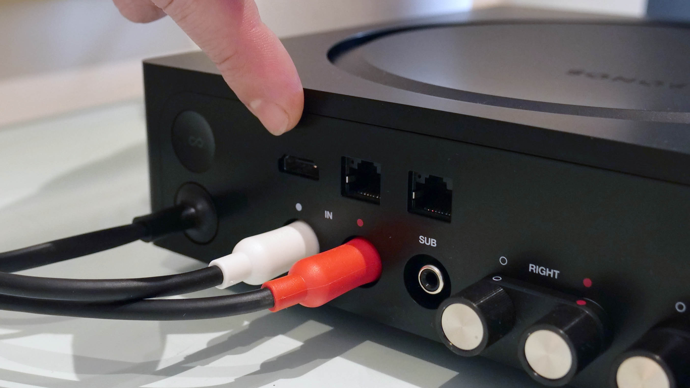 Sonos egenutvecklade högtalarterminaler är ett litet genidrag! Foto: Geir Gråbein Nordby