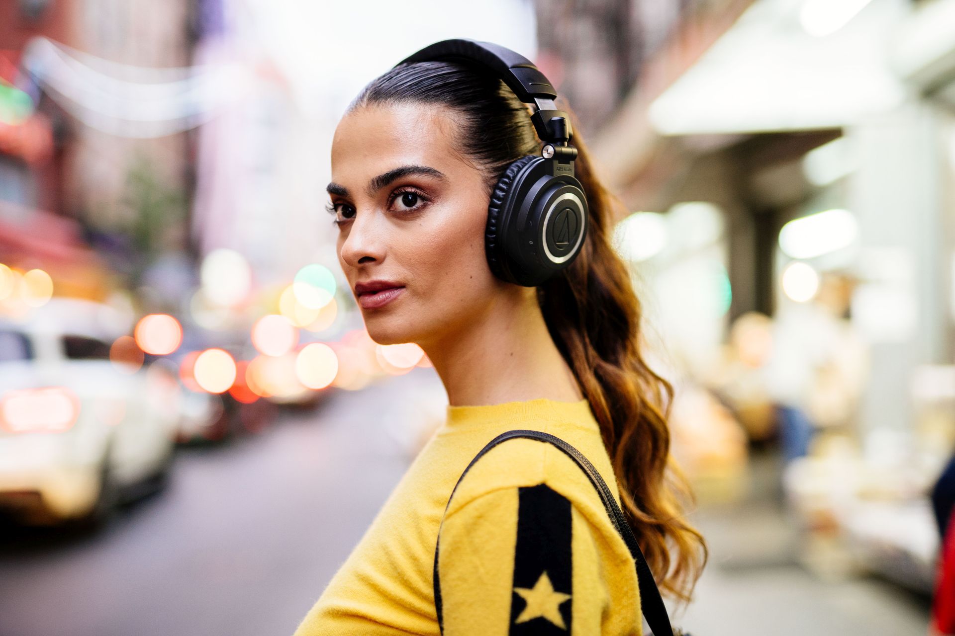 Audio-Technica ATH-M50xBT 16