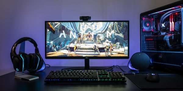 Tre gaming headsets