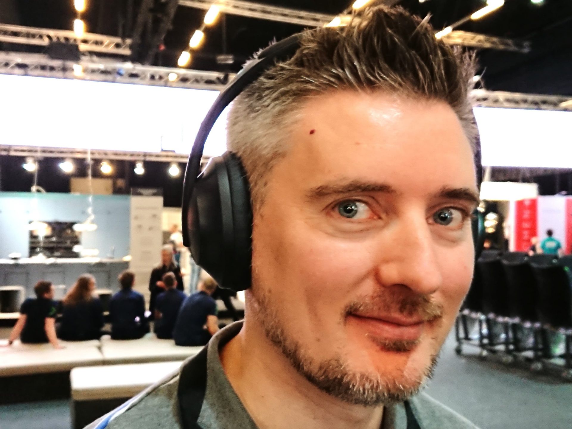 Første lytt på: Bose Noise Cancelling Headphones 700