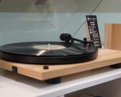 Como Audio Bluetooth Turntable