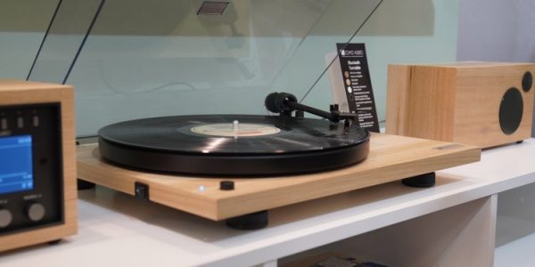 Como Audio Bluetooth Turntable