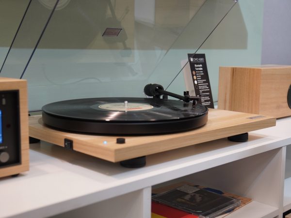 Como Audio Bluetooth Turntable