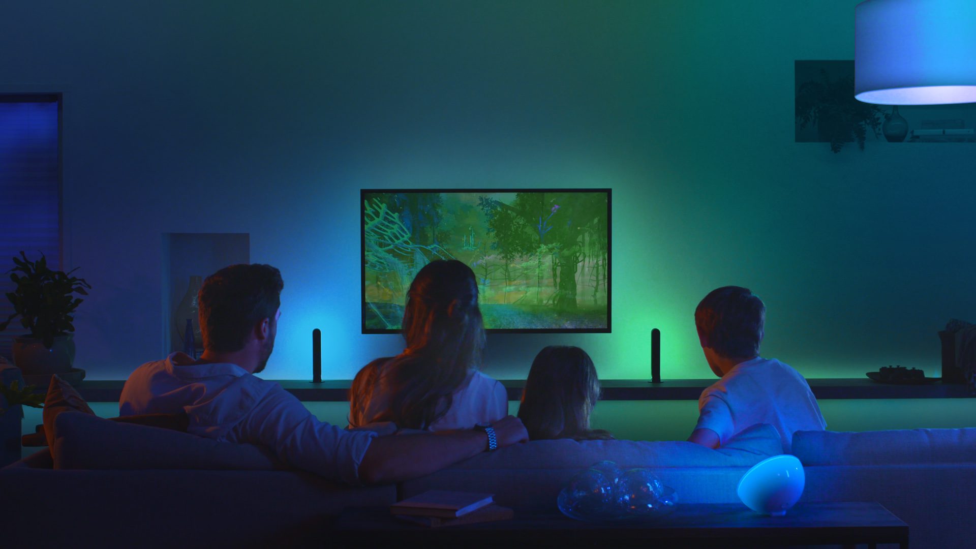 Ny boks fra Philips Hue gir deg «Ambilight» på alle TV-er