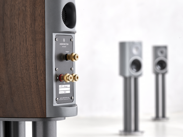 Audiovector R1 Arreté