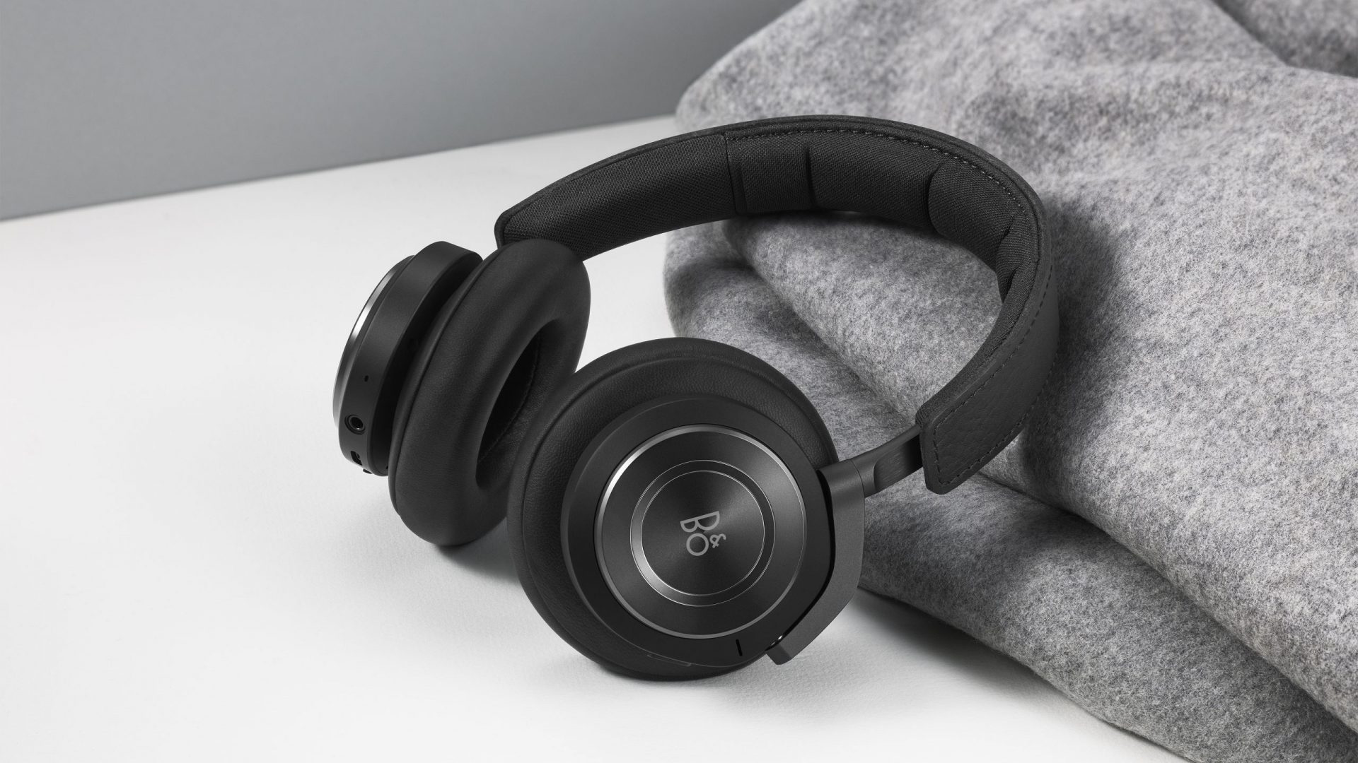 Bang & Olufsen Beoplay H9 3rd Gen.