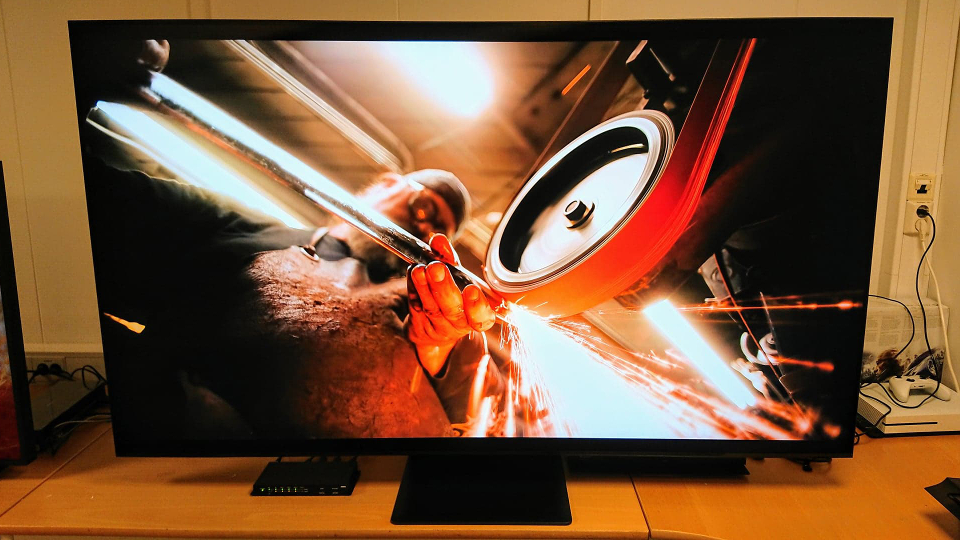 Samsung QE75Q800T 19