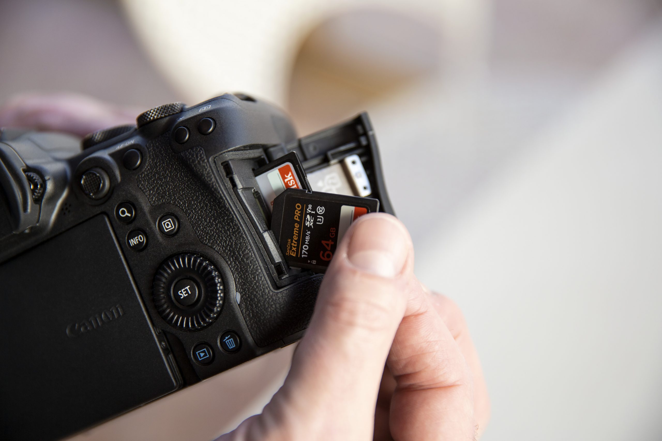 20 Mp, 20 bps, 4K50 og innebygget stabilisator 3 20 Mp, 20 bps, 4K50 og innebygget stabilisator 3