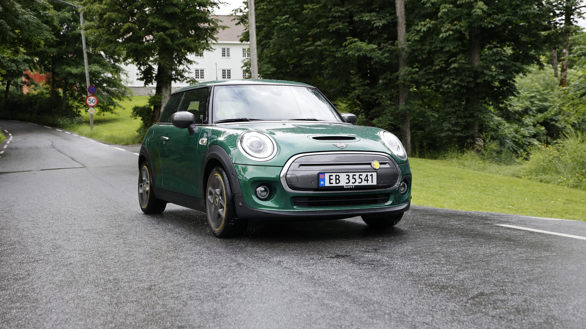 Mini Cooper SE med Harman Kardon