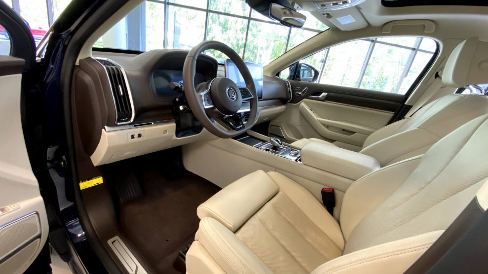 BYD Tang interior1