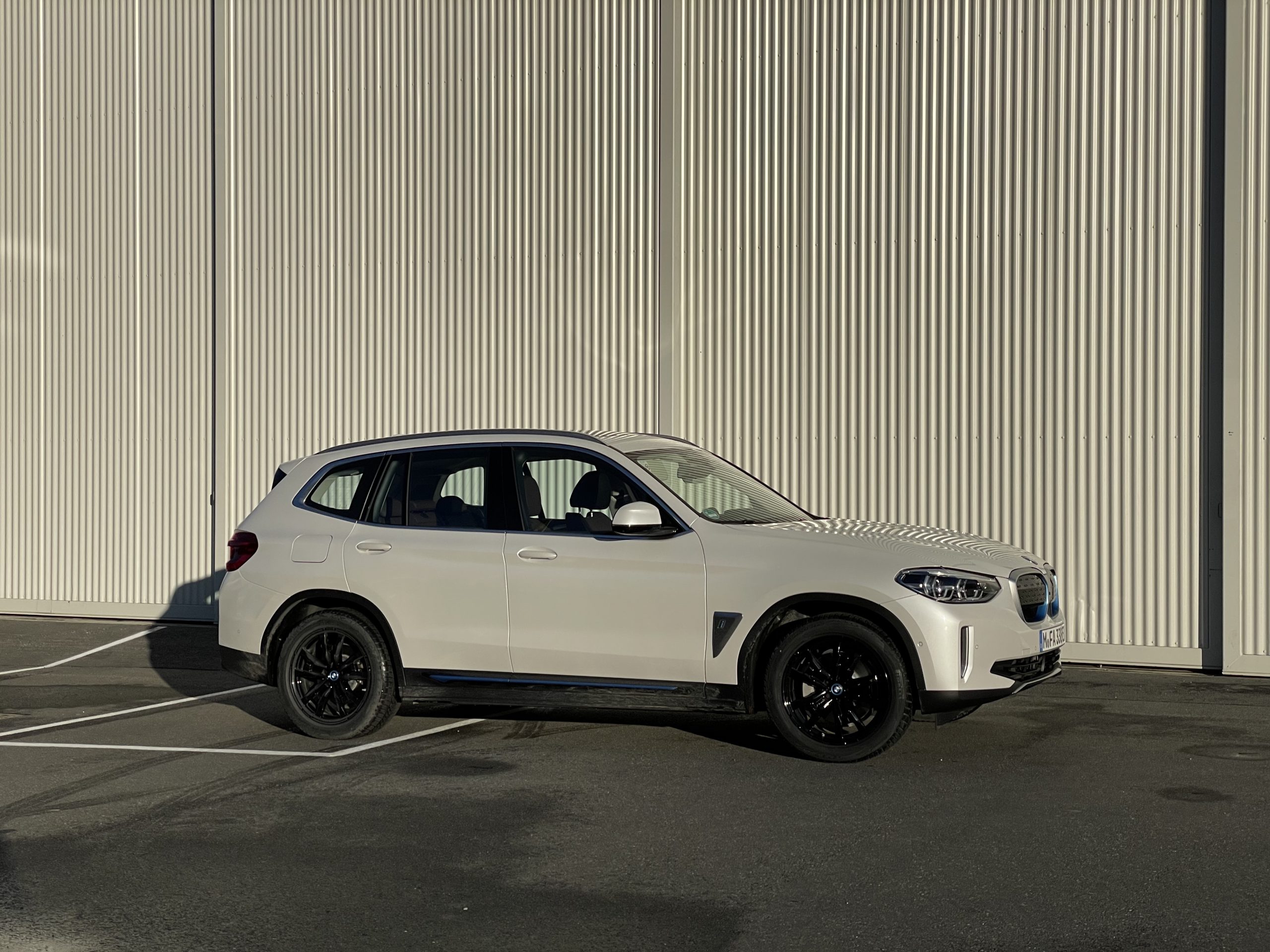 BMW iX3 4 BMW iX3 4