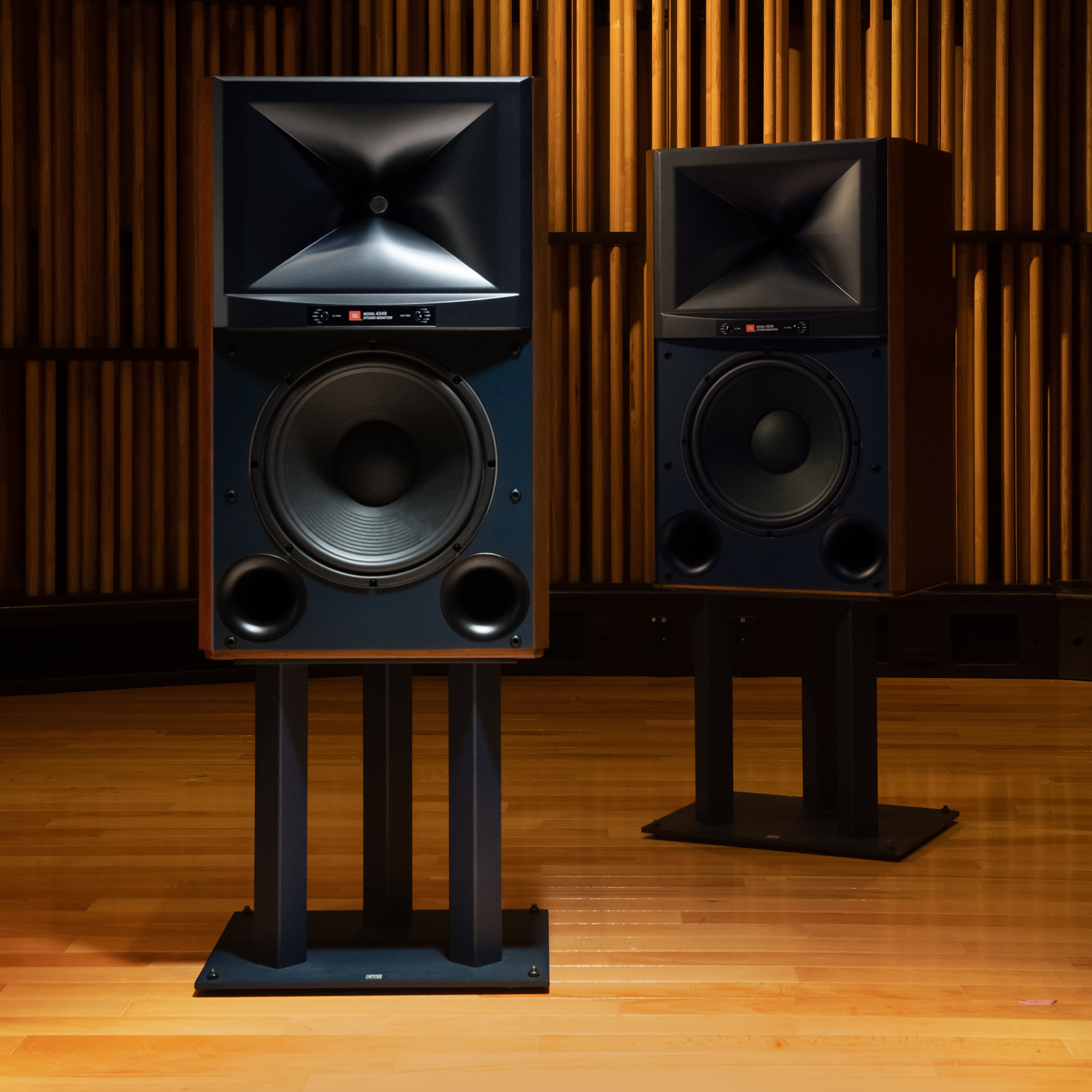 JBL Synthesis 4349 13 JBL 4349 lifestyle