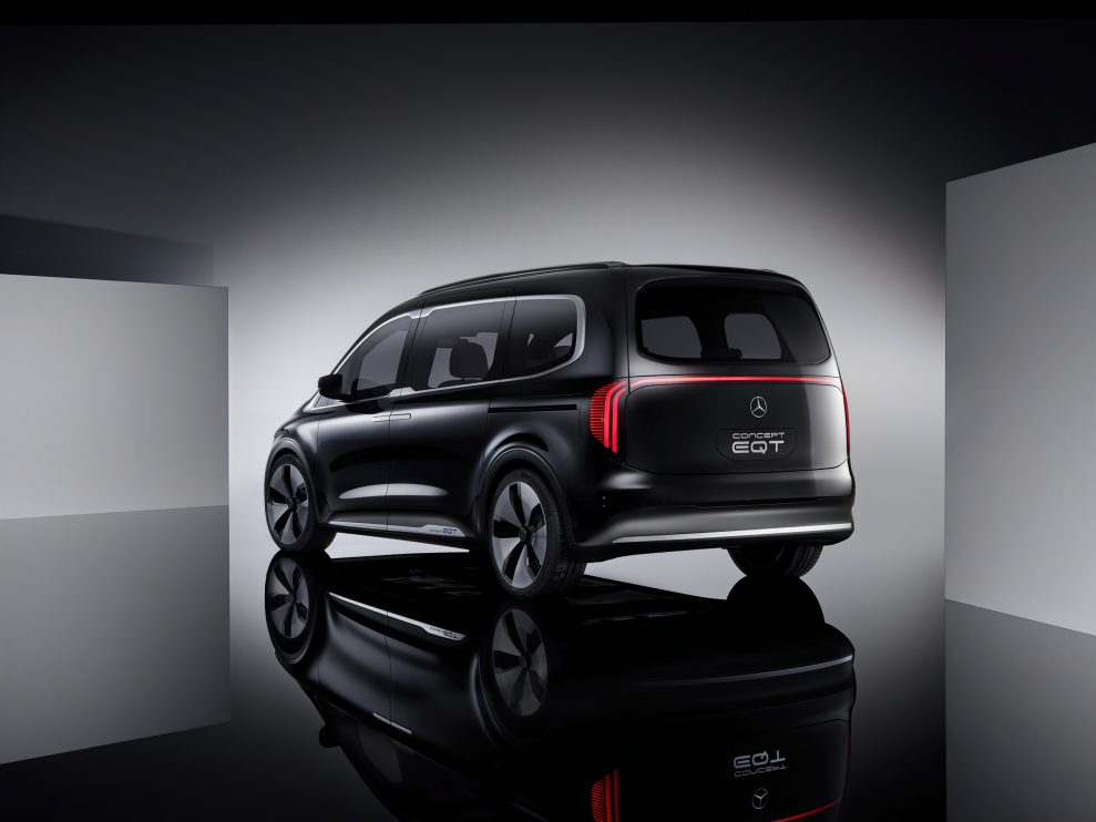 Premiere des Concept EQT – Vorbote einer neuen Hochwertigkeit im Small-Van-Segment

Premiere of the Concept EQT – forerunner of a new premium quality in the small van segment