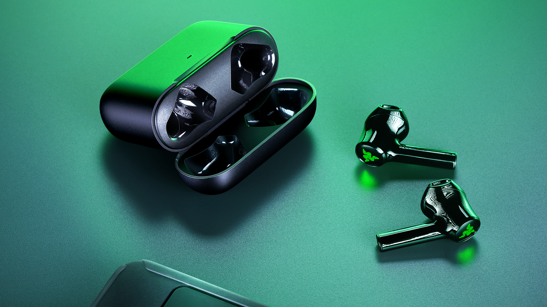 Razer klipper kablene helt