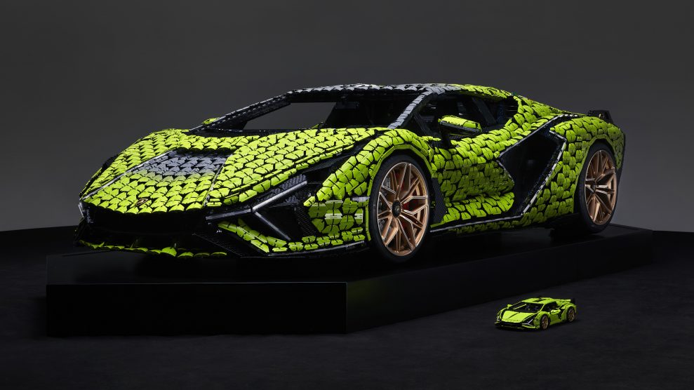 Life-size LEGO Technic Lamborghini Sian FKP 37 (16)