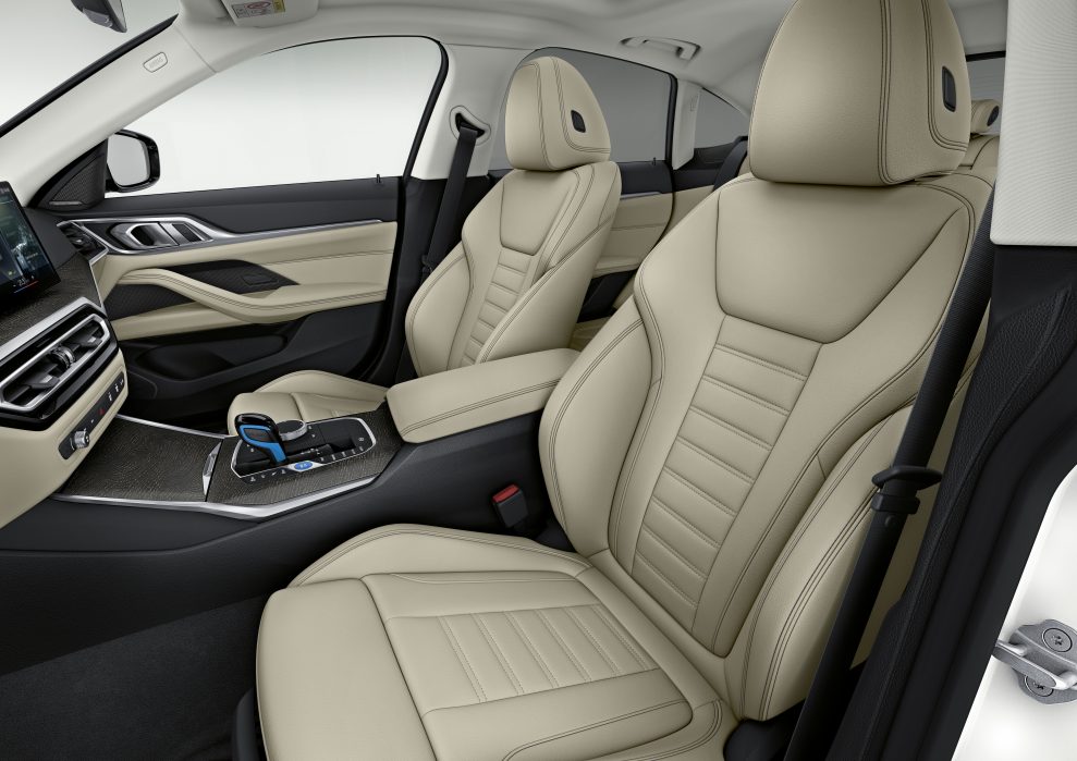 P90422901_highRes_bmw-i4-interieur