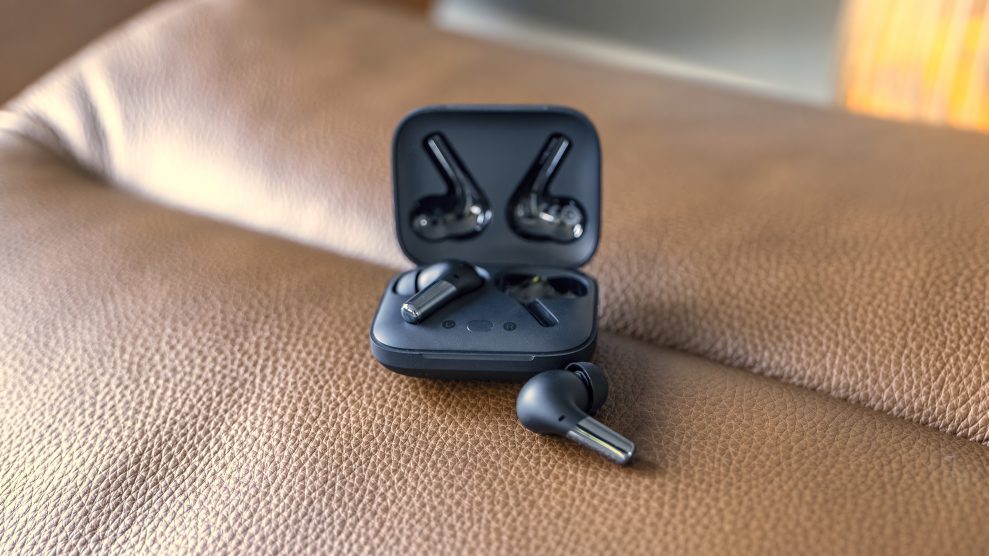 OnePlus Buds Pro GeirNordby-L & B ridimensionato.