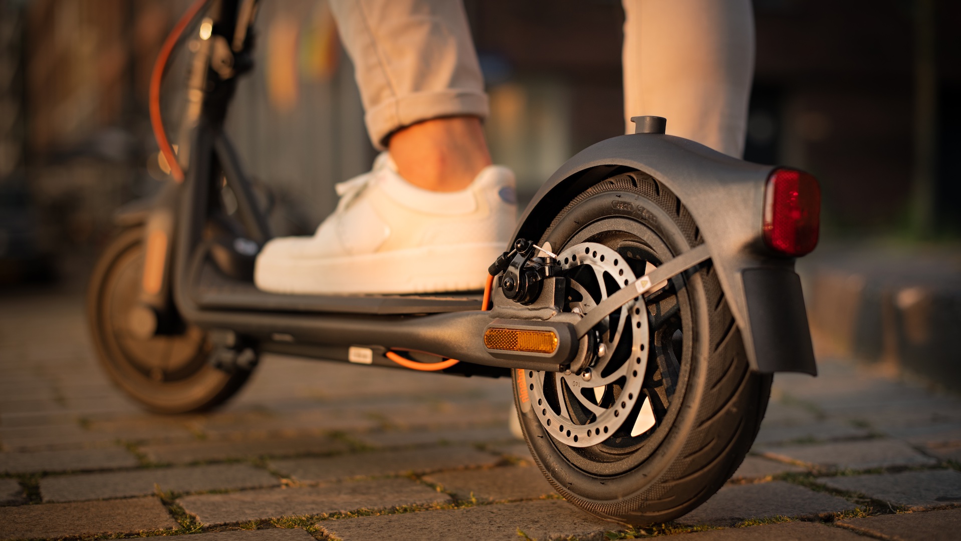 Segway-Ninebot lanserer den nye Ninebot KickScooter F-serien