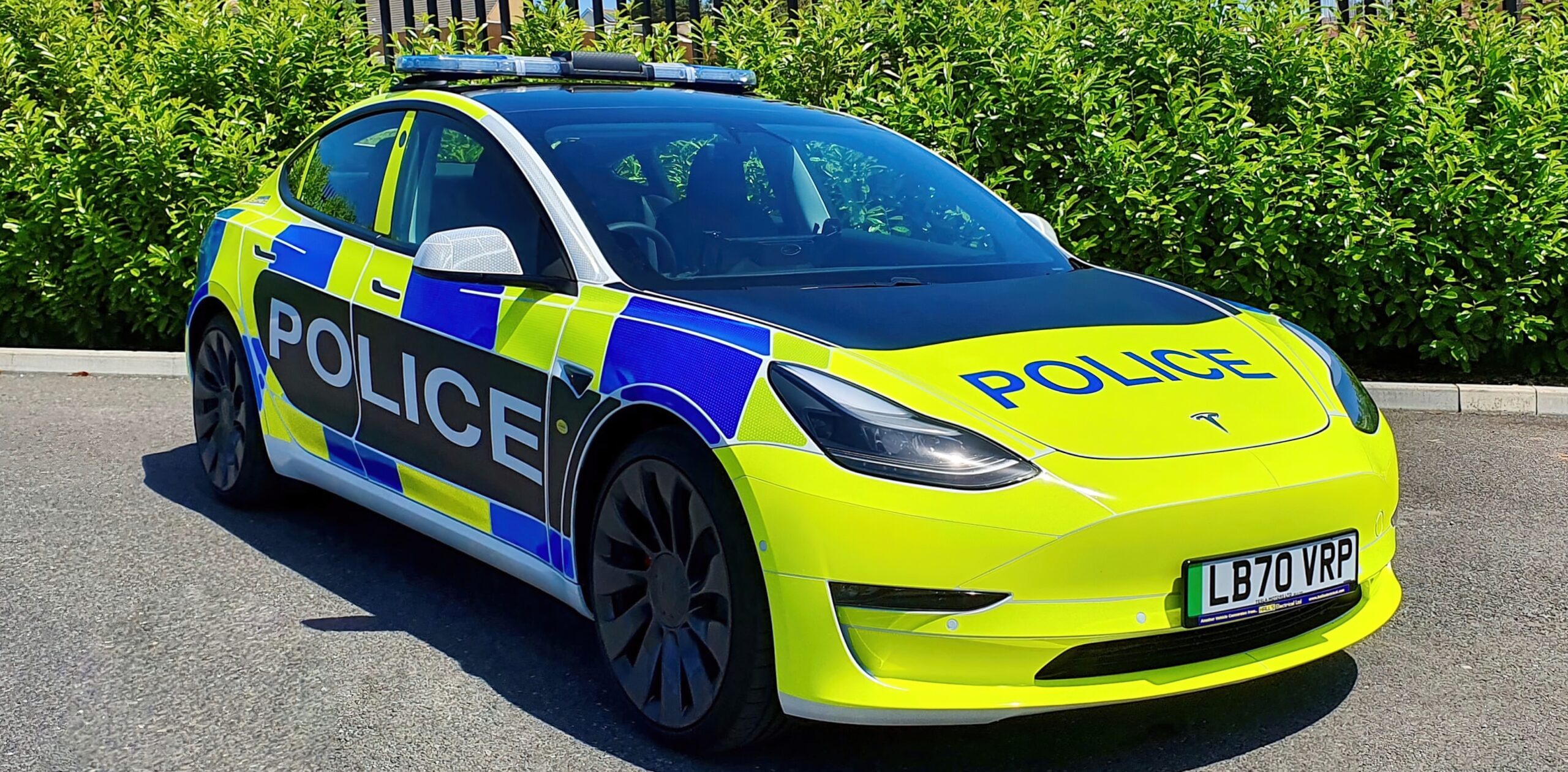 Tesla-Model-3-Police-Car-Emergency-Car-L&B scaled