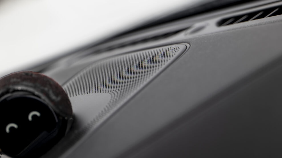 NIO ES8 center speaker