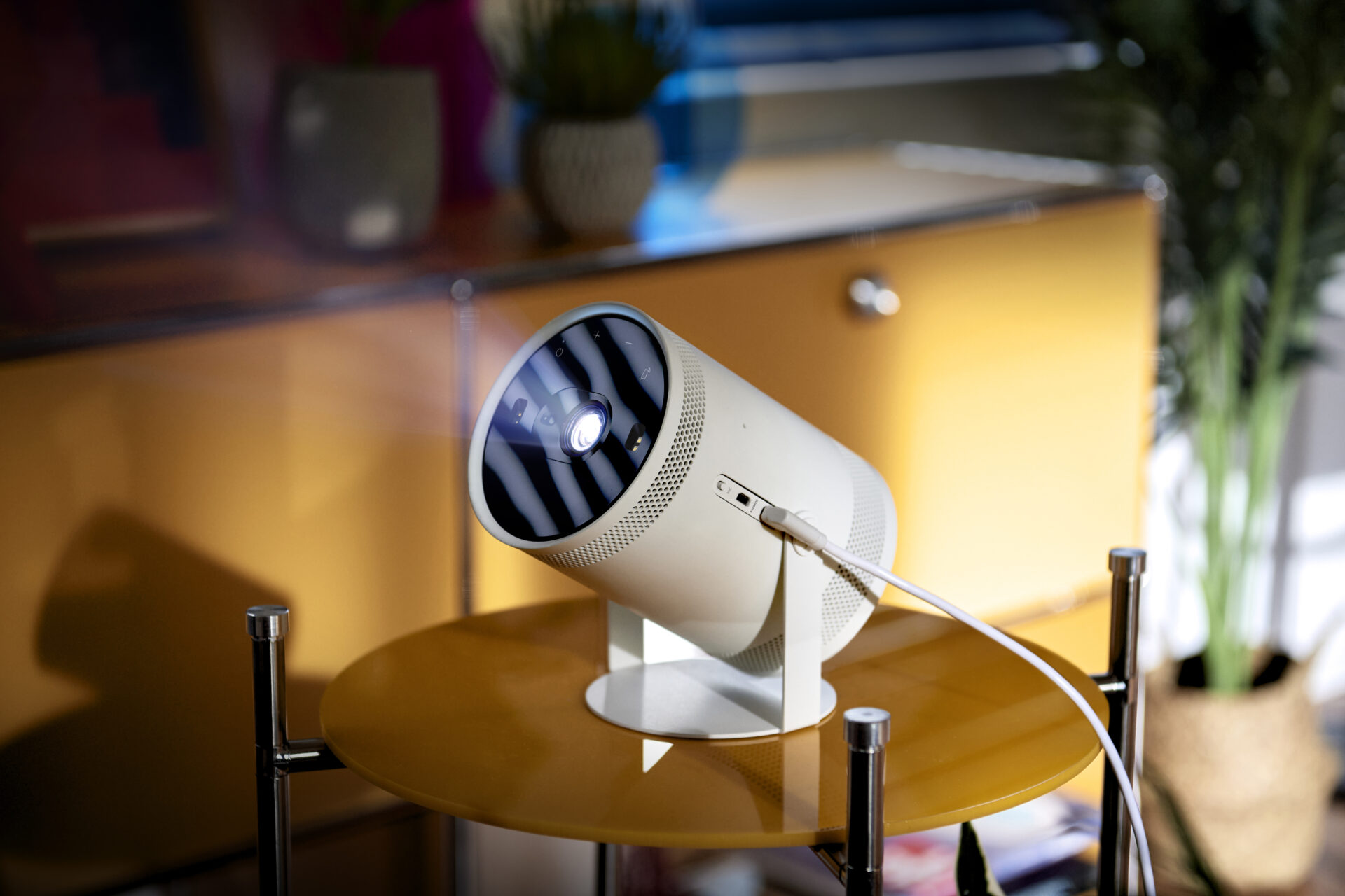 The Freestyle: Samsung lanserer bærbar mini-projektor