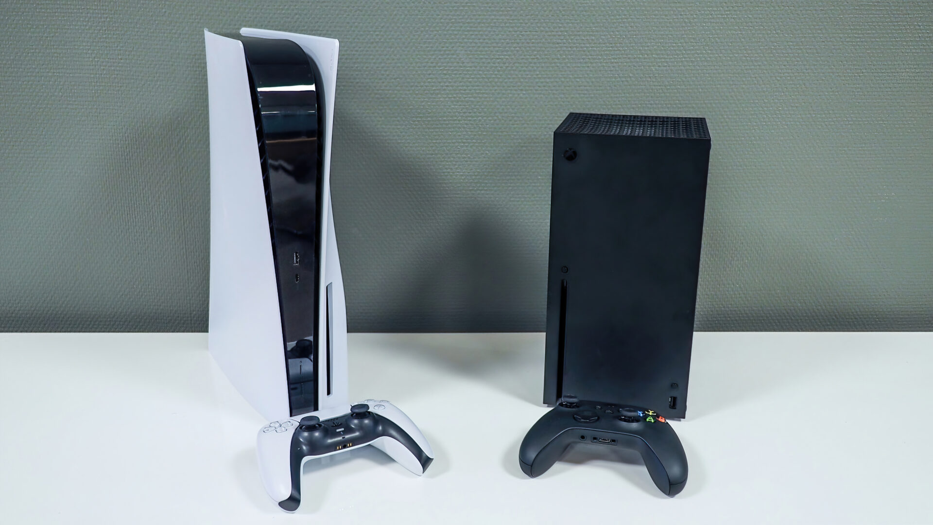 PlayStation 5 vs Xbox Series X