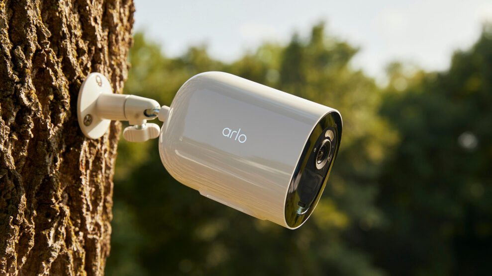 Arlo Go 2 Camping1