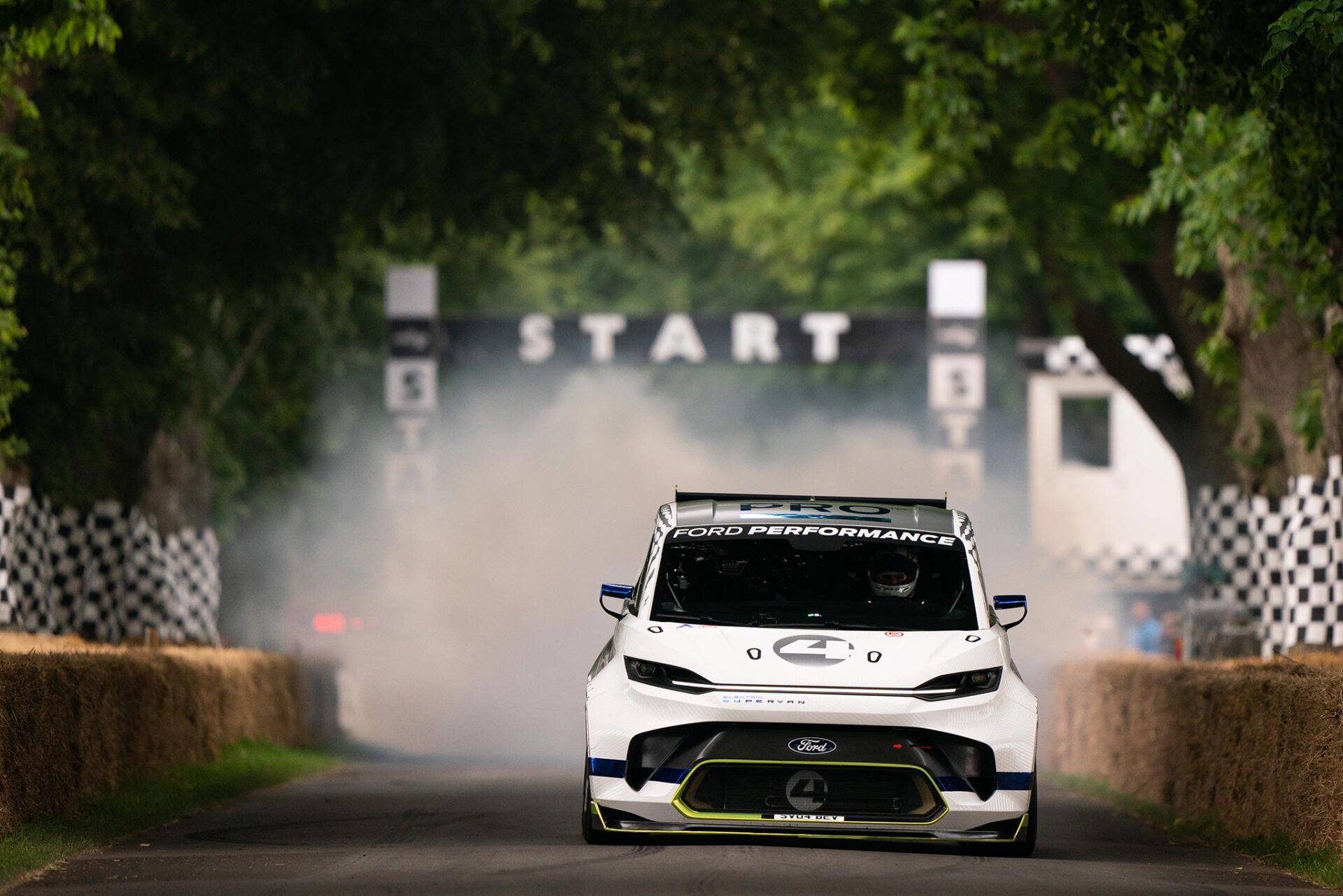 FordProElectricSuperVan Goodwood FoS 2022 18 LOW