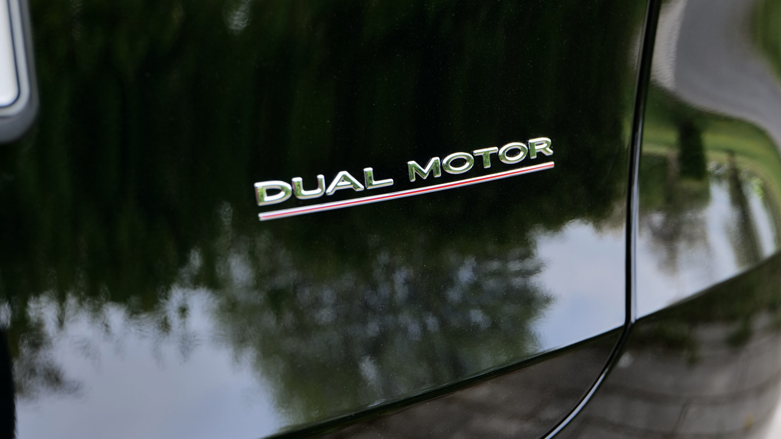 Tesla Model Y Performance Dual Motor Logo