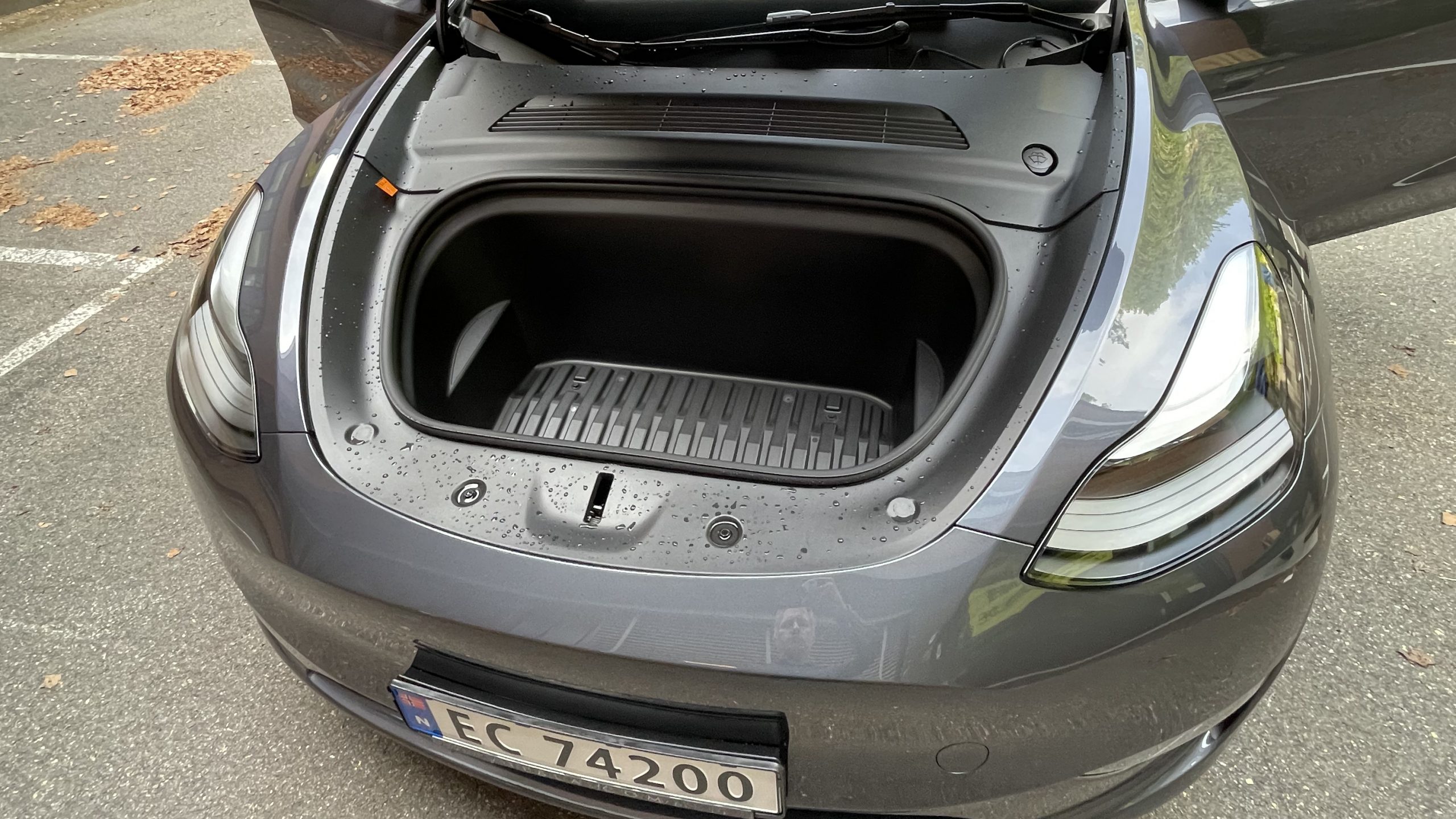 Tesla Model Y frunk scaled 1