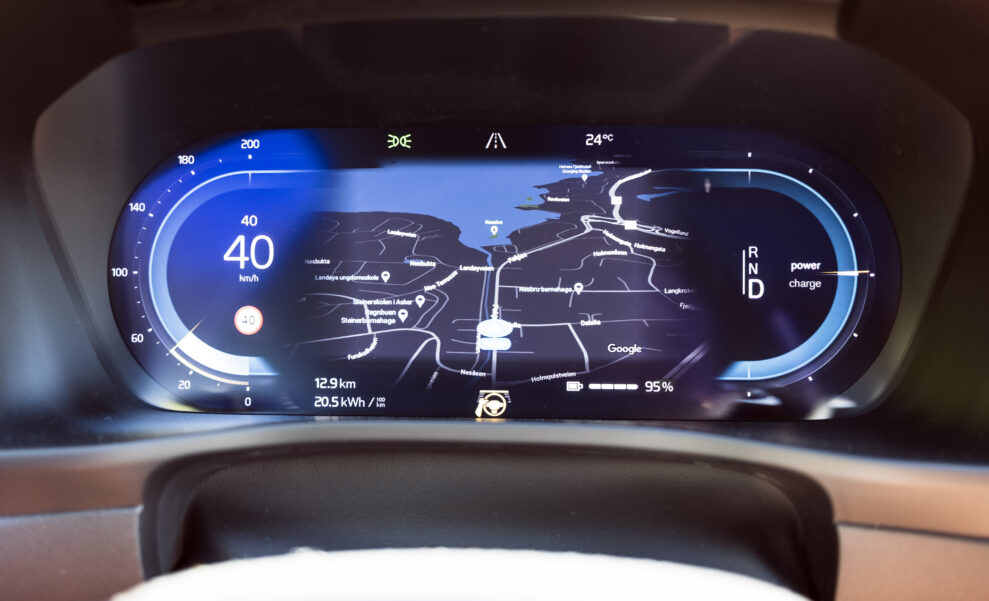 Volvo XC40 FWD instrument