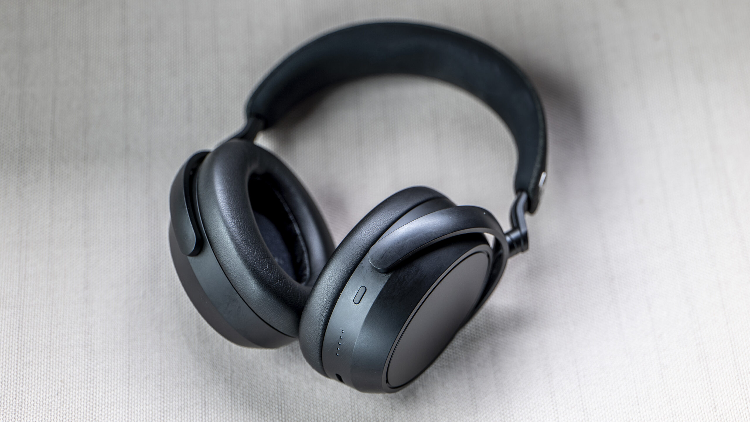 Sennheiser MOMENTUM 4 Wireless GeirNordby 2