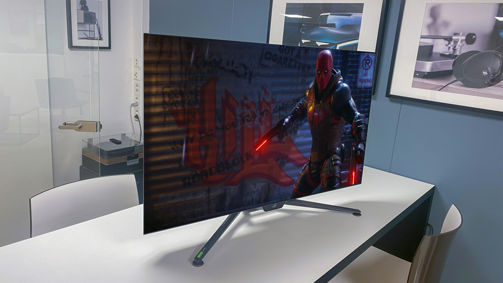 Asus ROG Swift OLED PG42UQ SPREAD