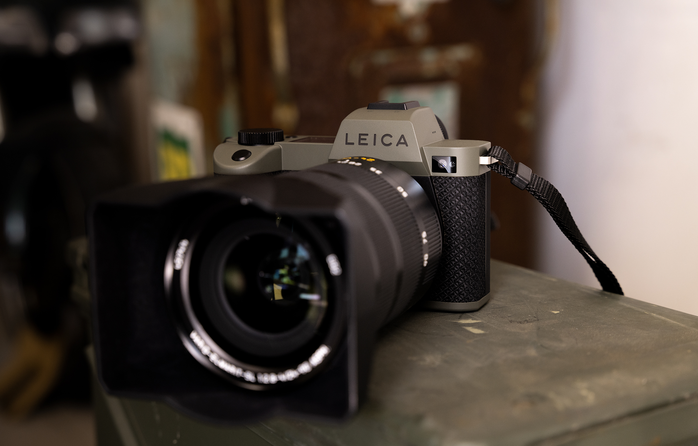 Leica SL2 S Reporter Ambient05 lowres RGB