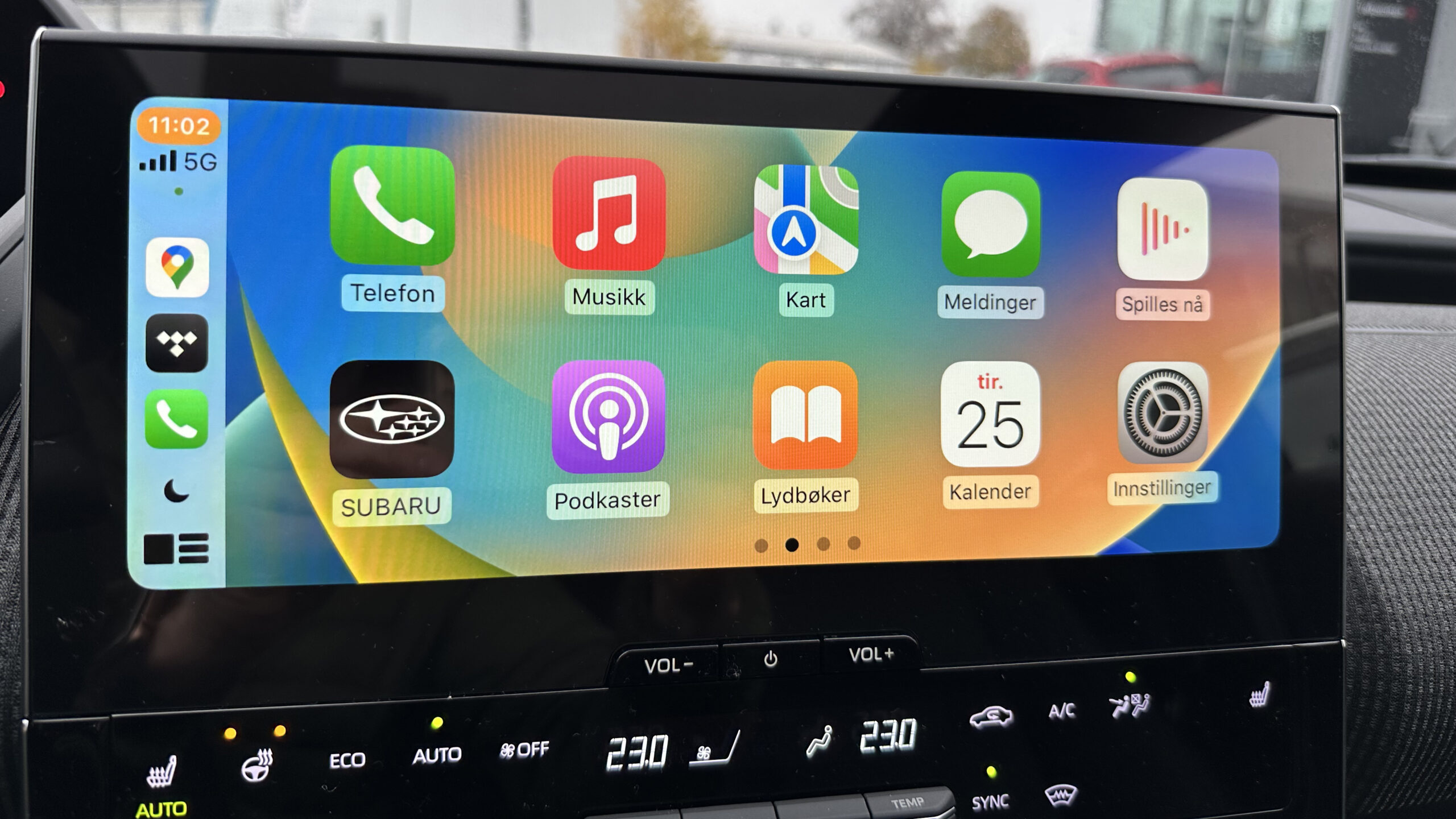 Subaru Solterra CarPlay. 2jpg