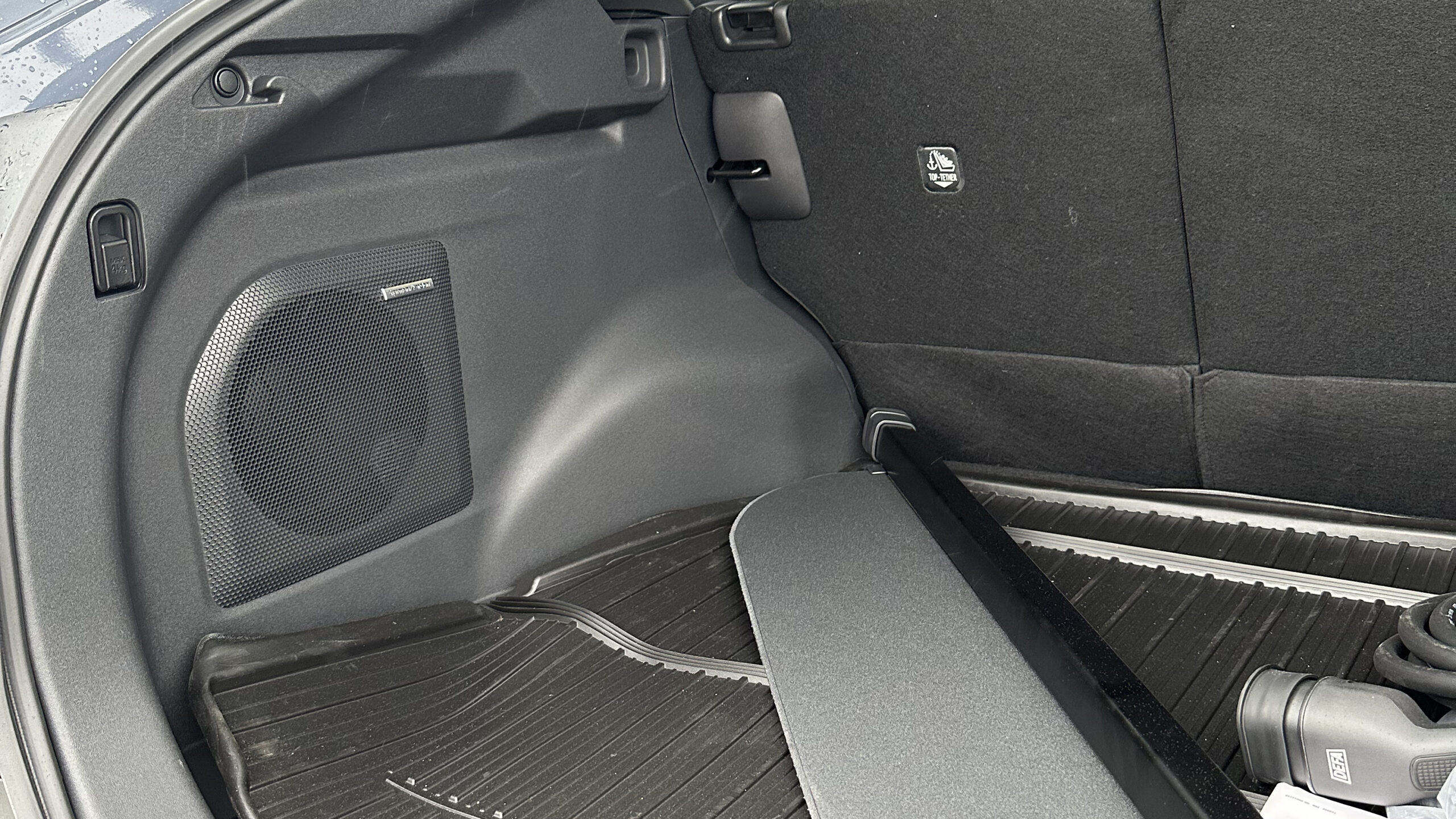 Subaru Solterra Trunk