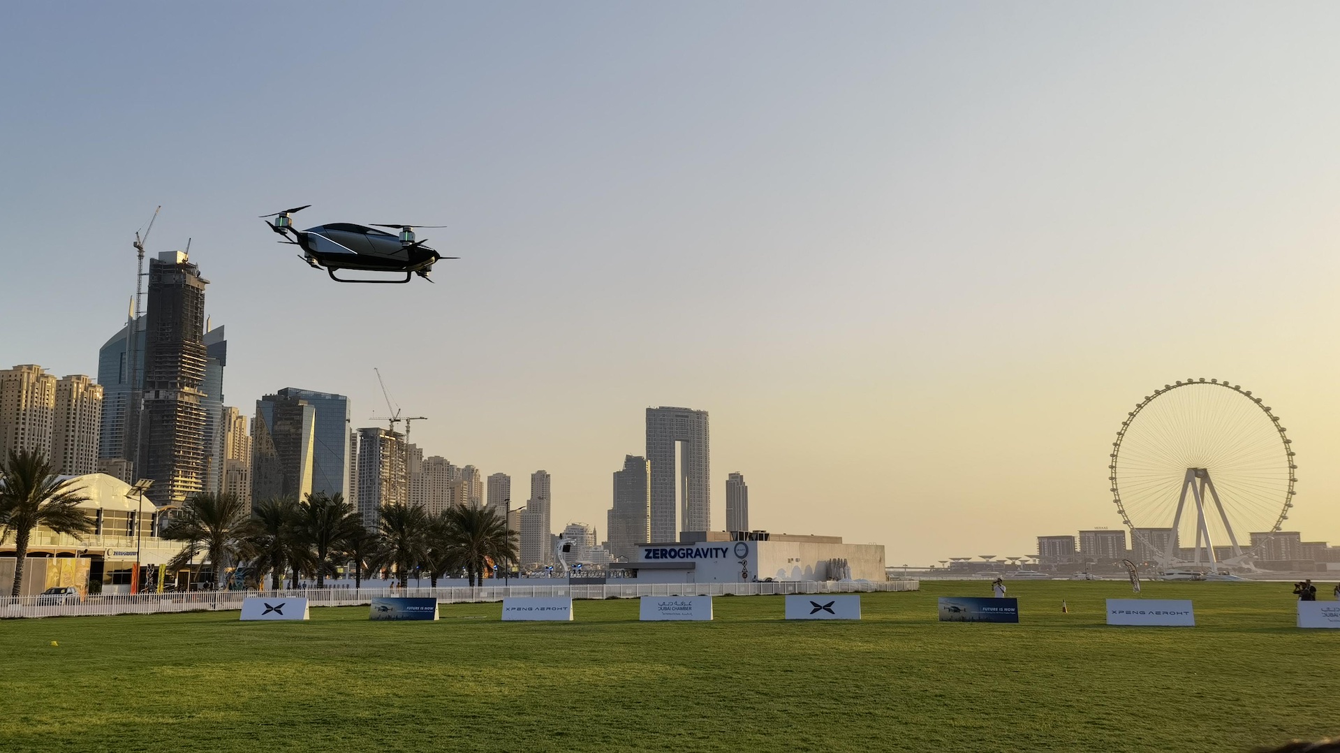 Xpeng X2 gjør første offentlige flyvning i Dubai