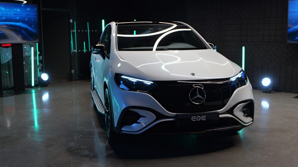 Mercedes EQE SUV